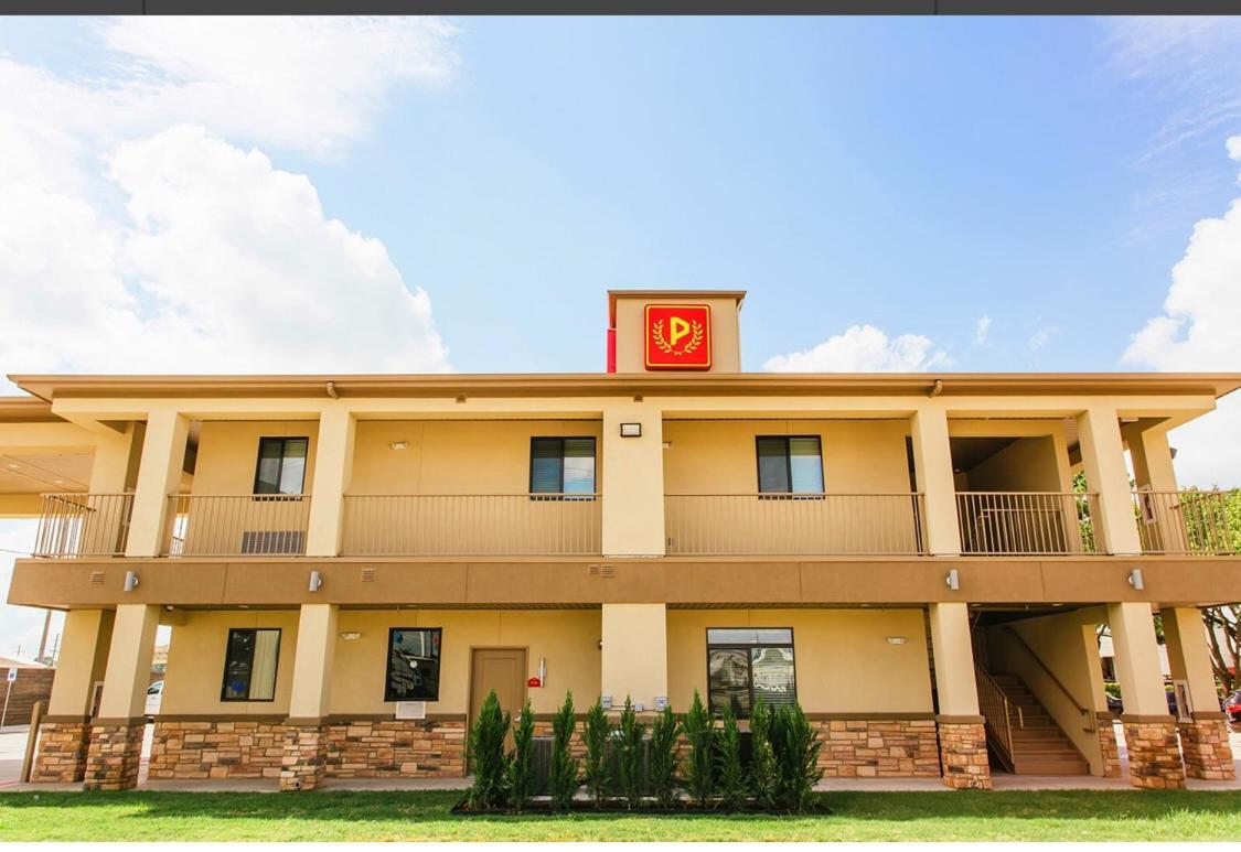 Palace Inn คอนโร ภายนอก รูปภาพ